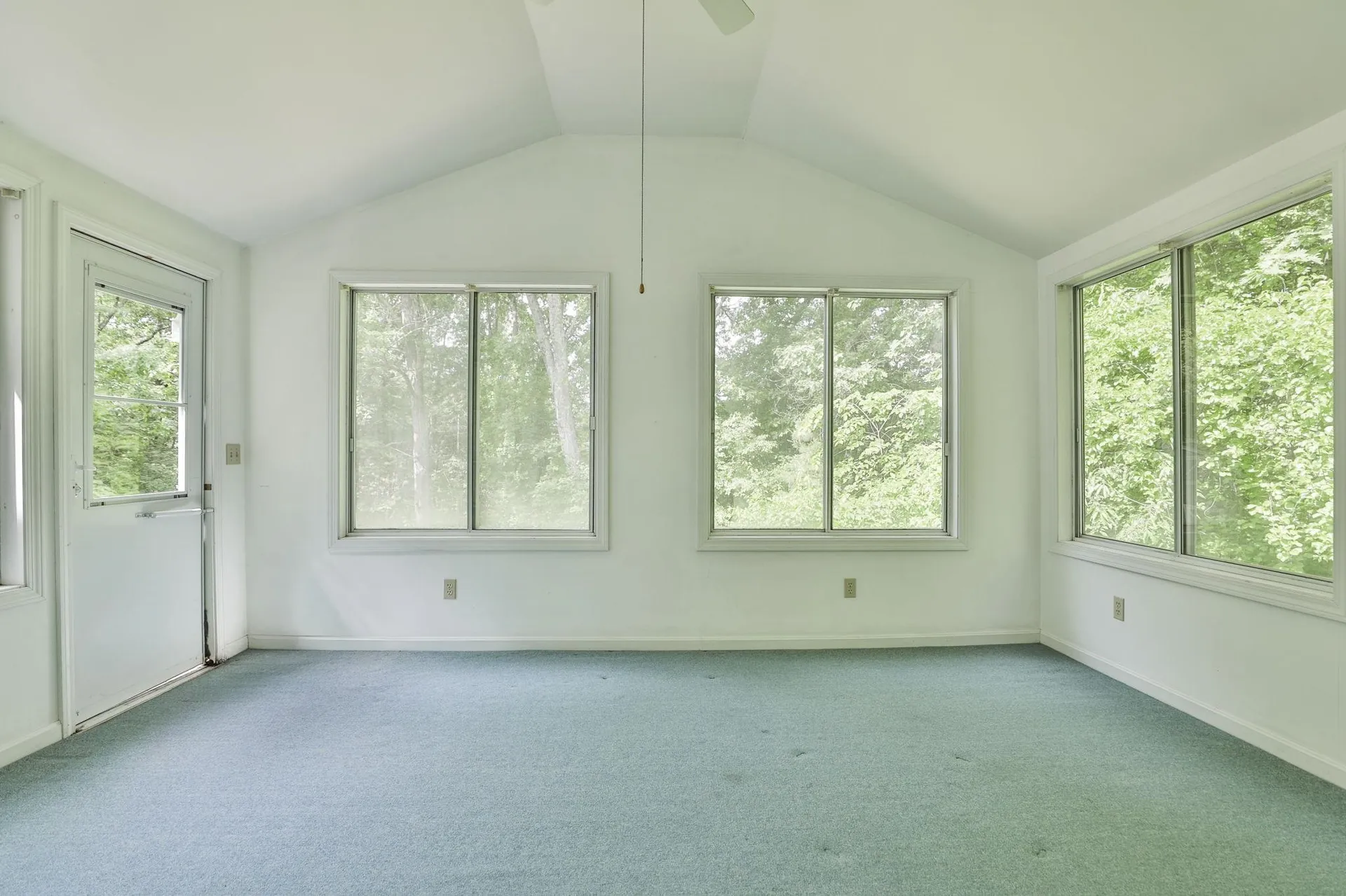 2 Hillside Drive Hudson NH 03051