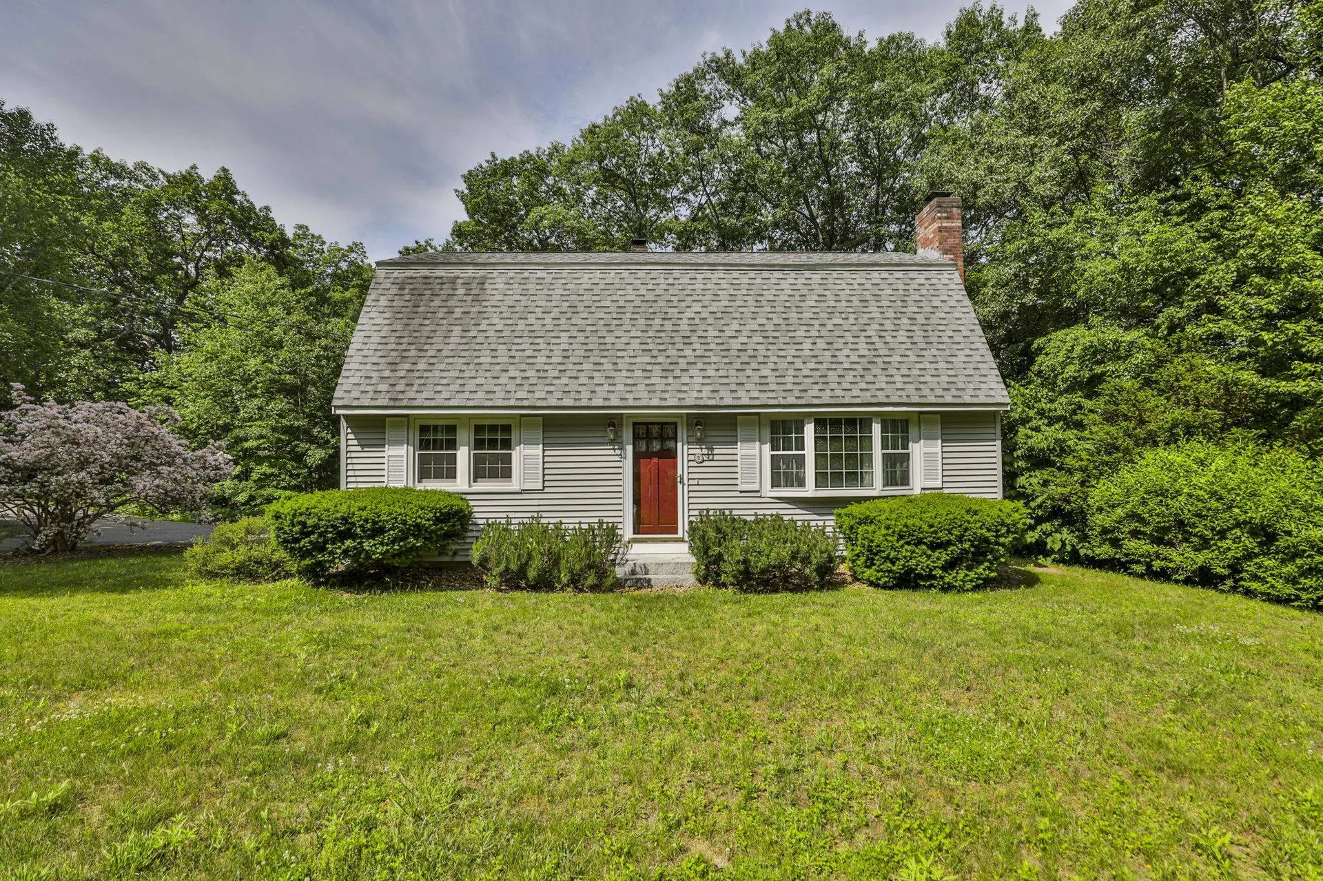 2 Hillside Drive Hudson NH 03051