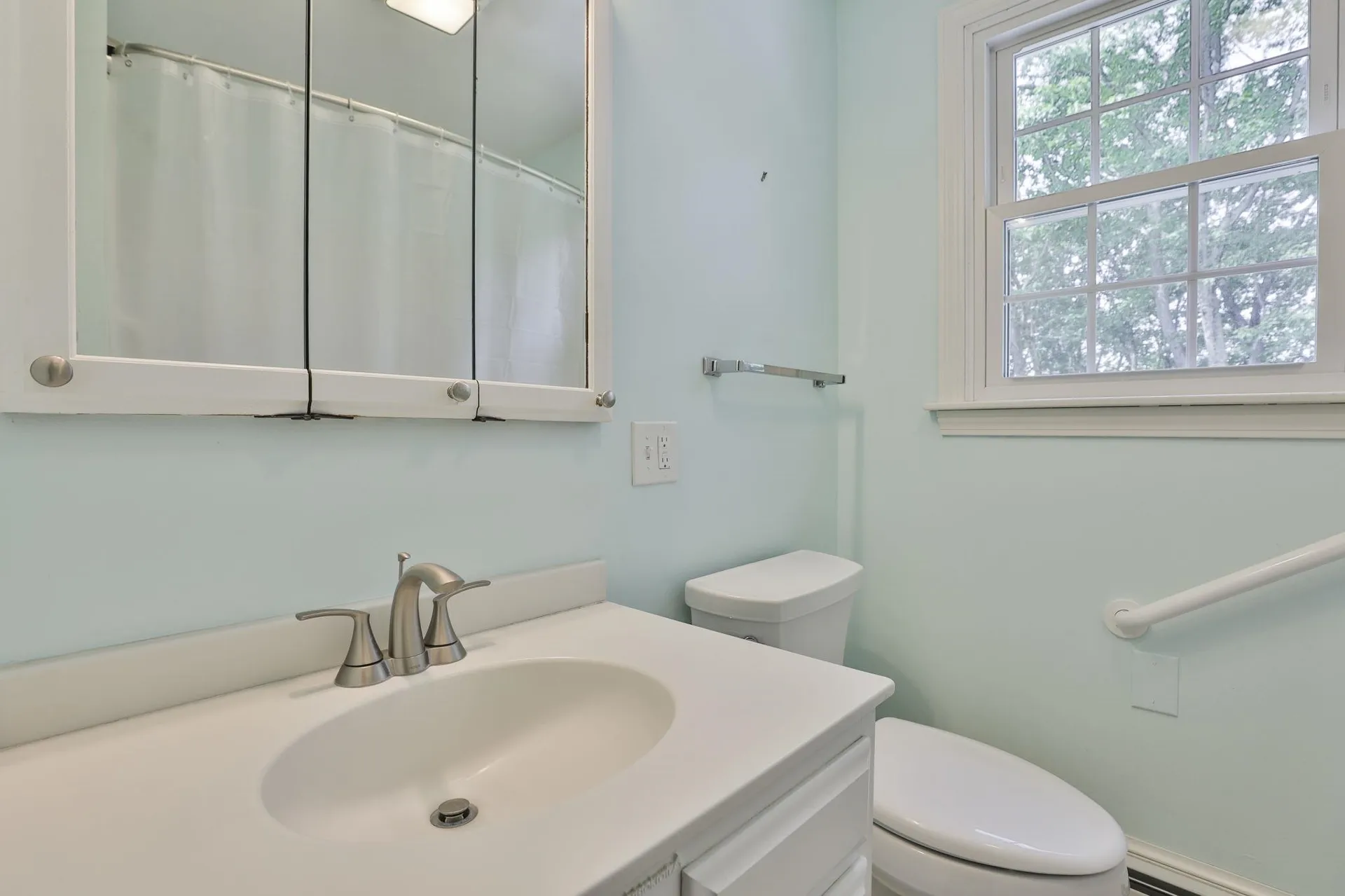 2 Hillside Drive Hudson NH 03051