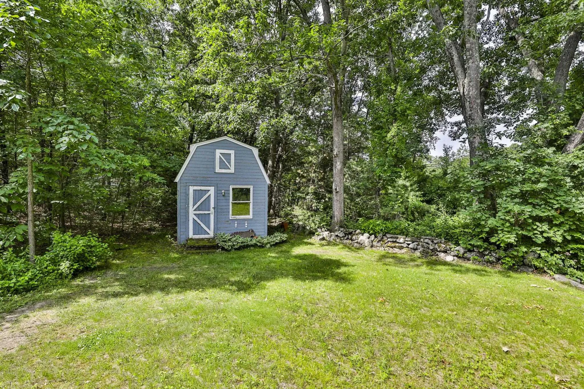 2 Hillside Drive Hudson NH 03051