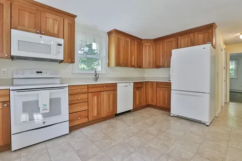 2 Hillside Drive Hudson NH 03051