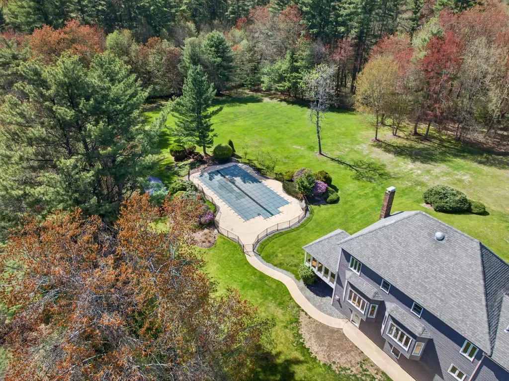 187 Back River Road Bedford NH 03110