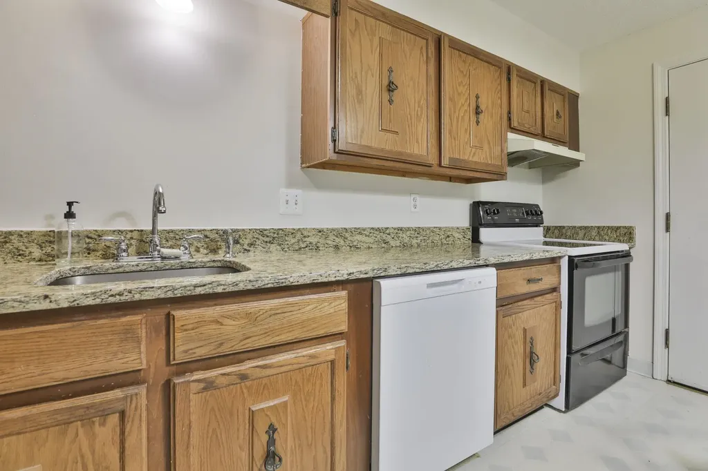 6 Autumn Leaf Drive Nashua NH 03060