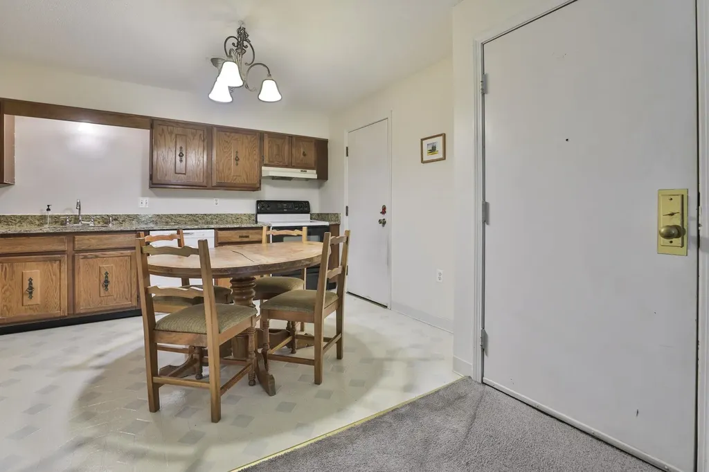 6 Autumn Leaf Drive Nashua NH 03060