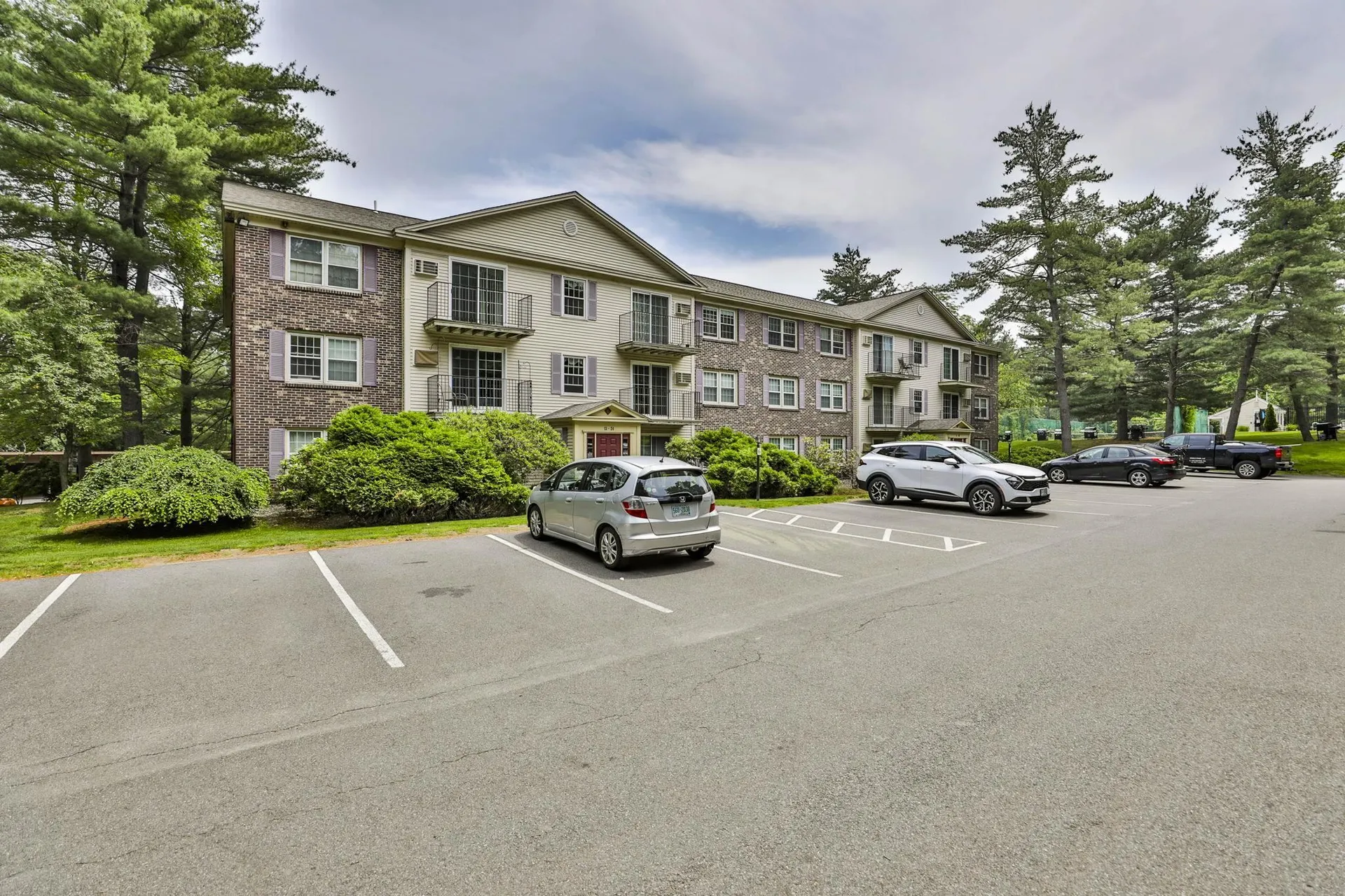 6 Autumn Leaf Drive Nashua NH 03060