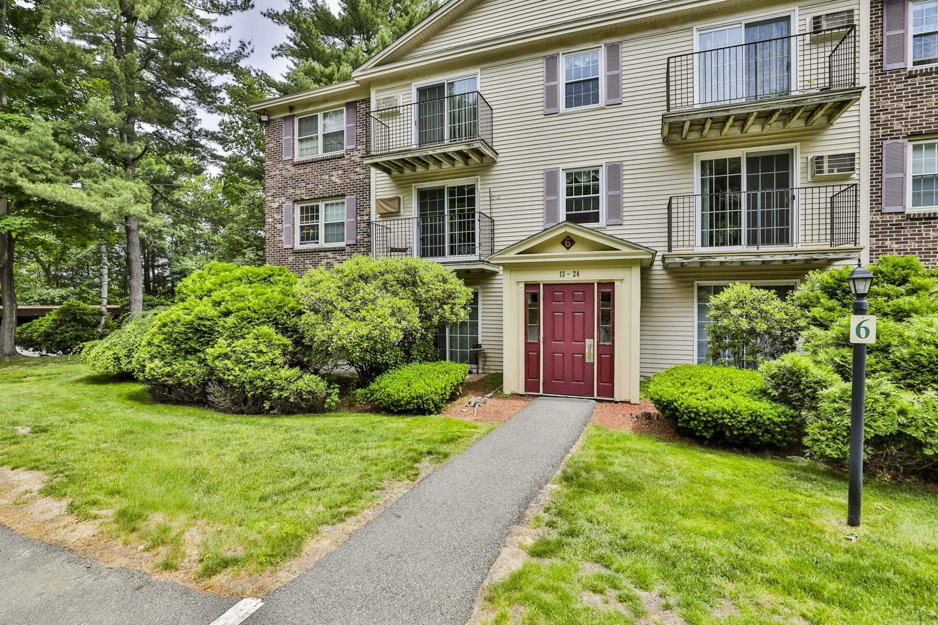 6 Autumn Leaf Drive Nashua NH 03060