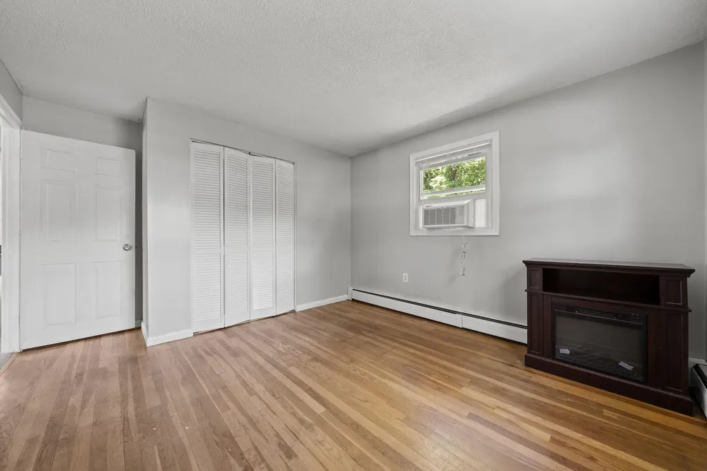 6 Cypress Street Salem NH 03079