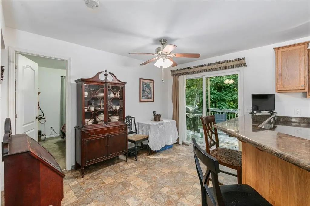 25 Ridgefield Drive Nashua NH 03062