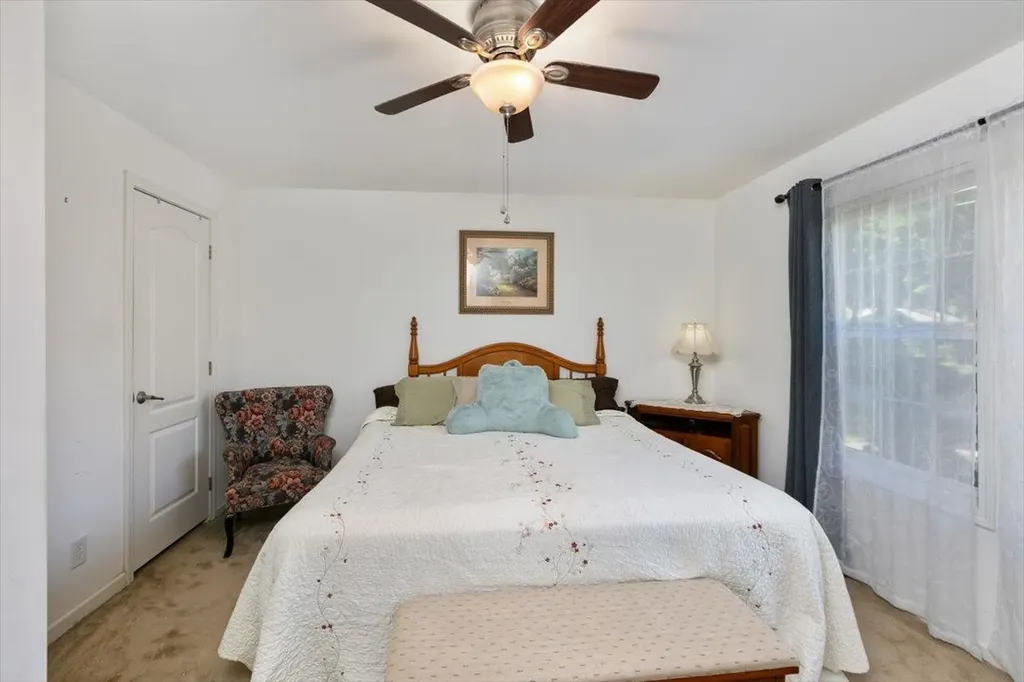 25 Ridgefield Drive Nashua NH 03062