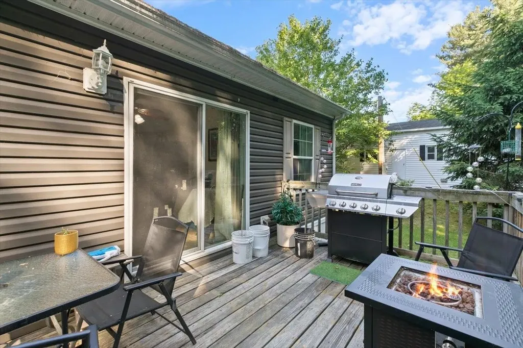 25 Ridgefield Drive Nashua NH 03062
