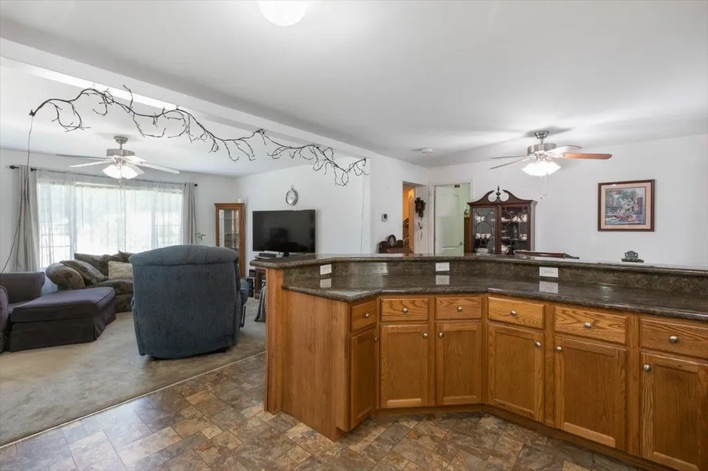 25 Ridgefield Drive Nashua NH 03062