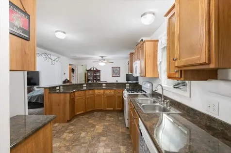 25 Ridgefield Drive Nashua NH 03062