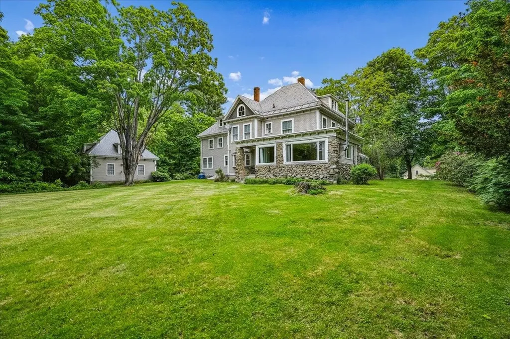 12 Granite Street Milford NH 03055
