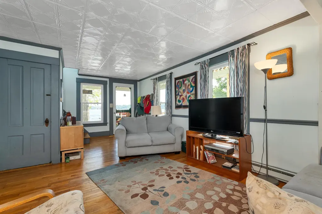 31 Pitchwood Island Meredith NH 03253