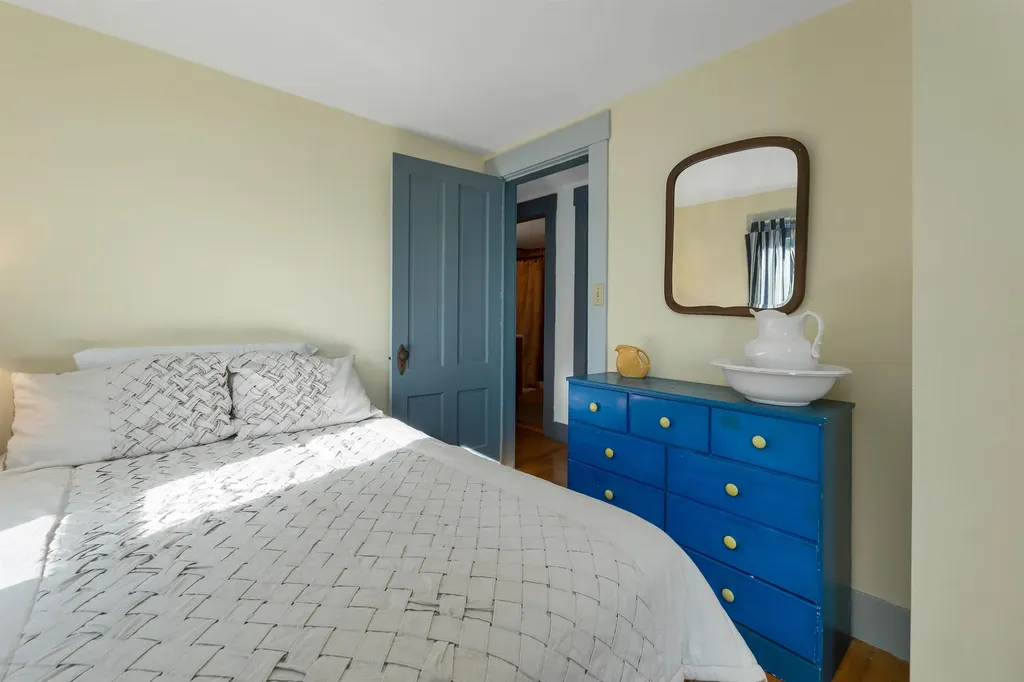 31 Pitchwood Island Meredith NH 03253