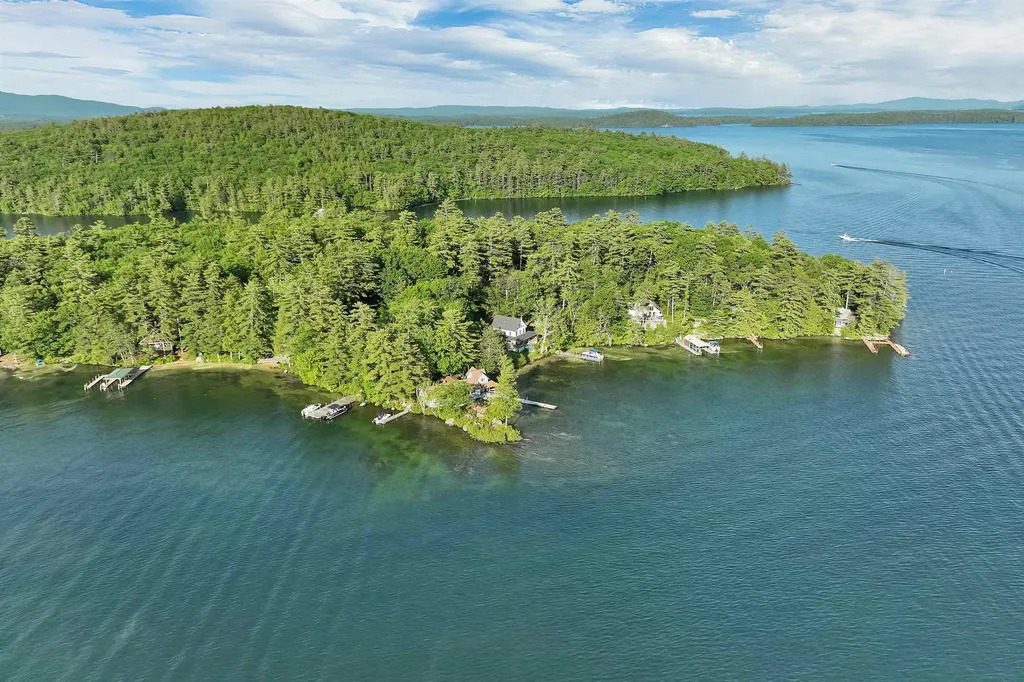 31 Pitchwood Island Meredith NH 03253