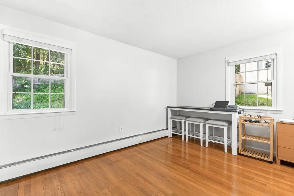 10 Oakdale Avenue Nashua NH 03062
