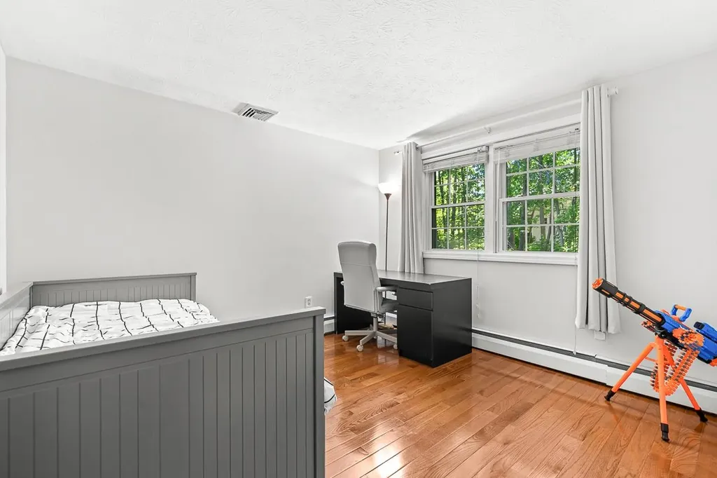 10 Oakdale Avenue Nashua NH 03062