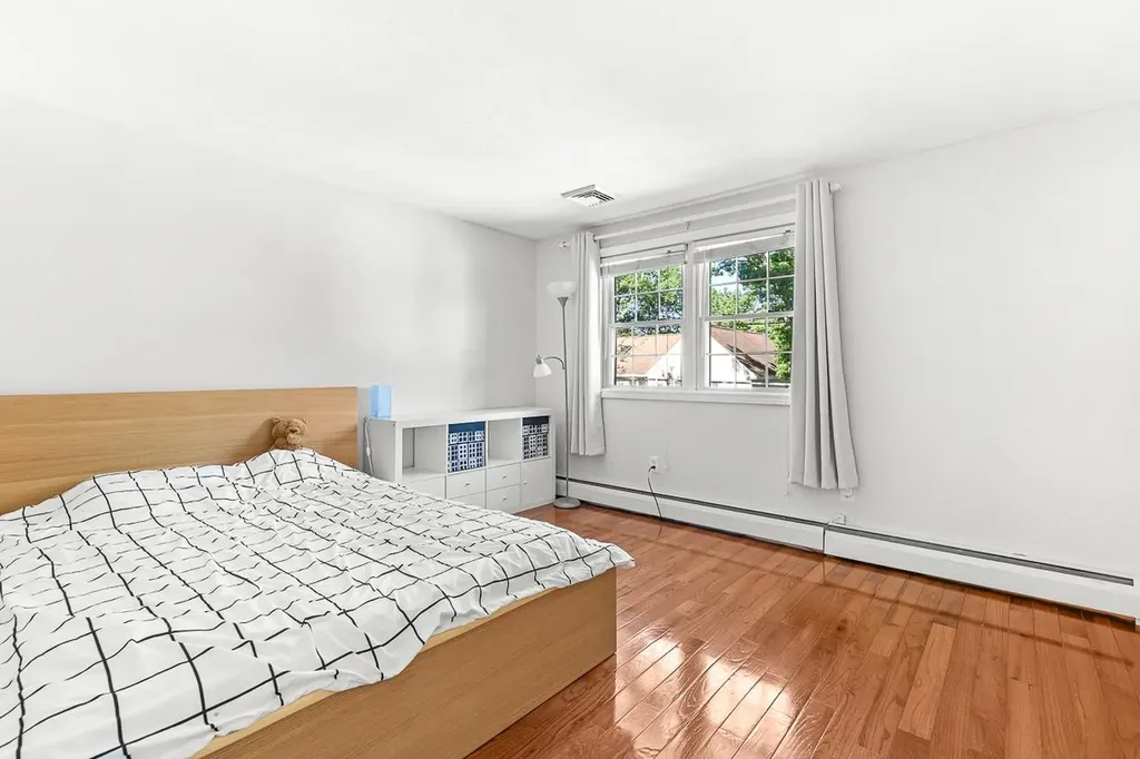10 Oakdale Avenue Nashua NH 03062