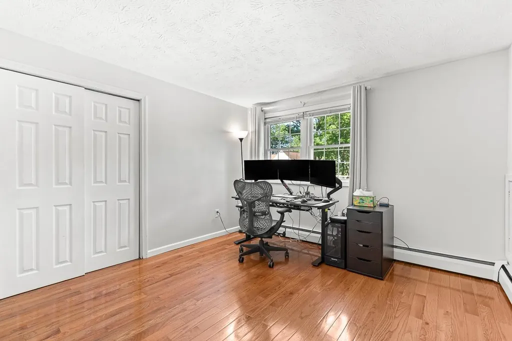 10 Oakdale Avenue Nashua NH 03062