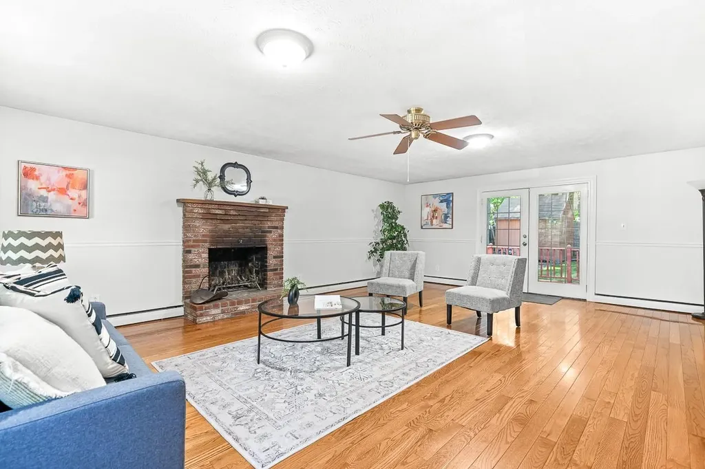 10 Oakdale Avenue Nashua NH 03062