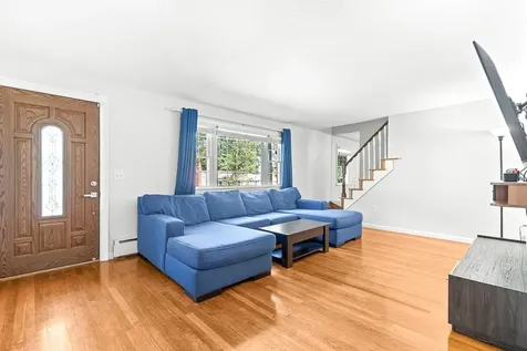 10 Oakdale Avenue Nashua NH 03062