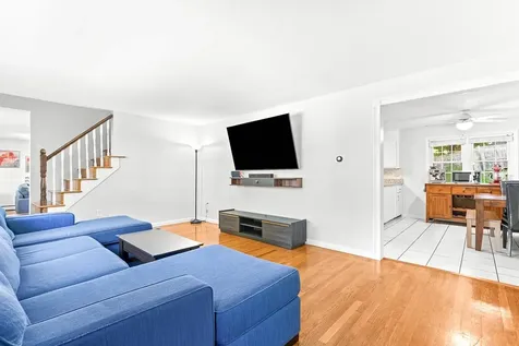 10 Oakdale Avenue Nashua NH 03062
