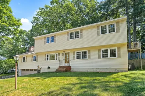 10 Oakdale Avenue Nashua NH 03062