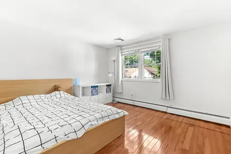 10 Oakdale Avenue Nashua NH 03062