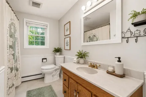 10 Oakdale Avenue Nashua NH 03062