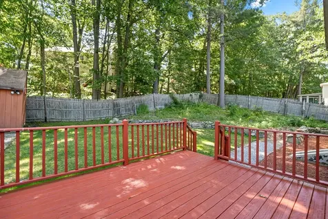10 Oakdale Avenue Nashua NH 03062
