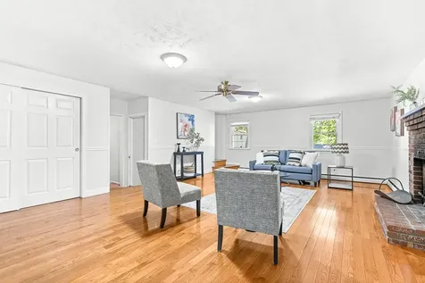 10 Oakdale Avenue Nashua NH 03062