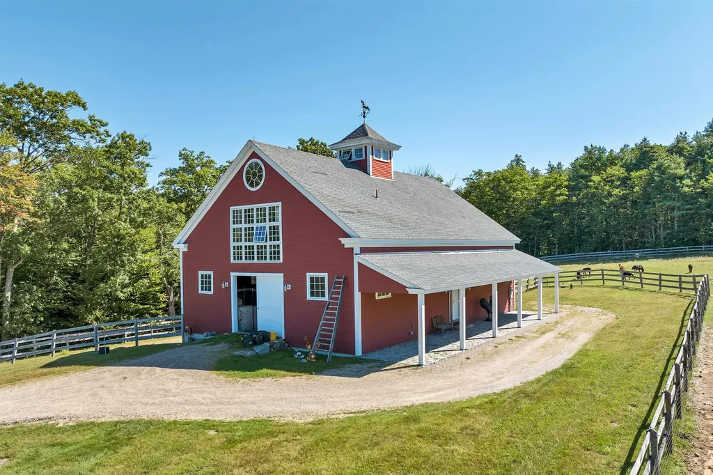 137 Brown Road Tuftonboro NH 03816