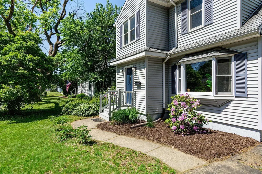 1 Hiawatha Avenue Essex Junction VT 05452