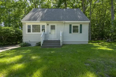 38 Duffy Street Franklin NH 03235