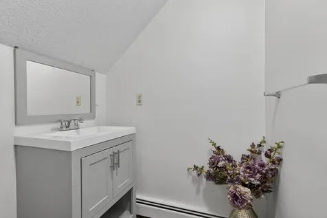 38 Duffy Street Franklin NH 03235