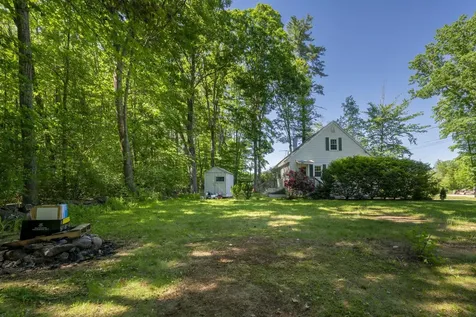 38 Duffy Street Franklin NH 03235