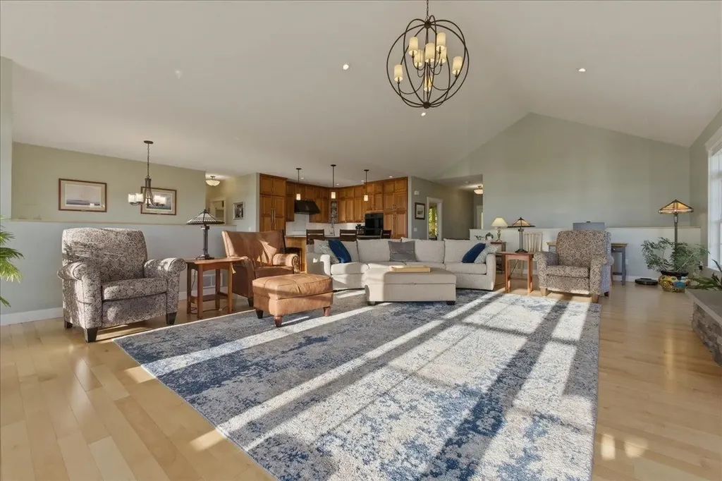 405 Harriet Drive Georgia VT 05478
