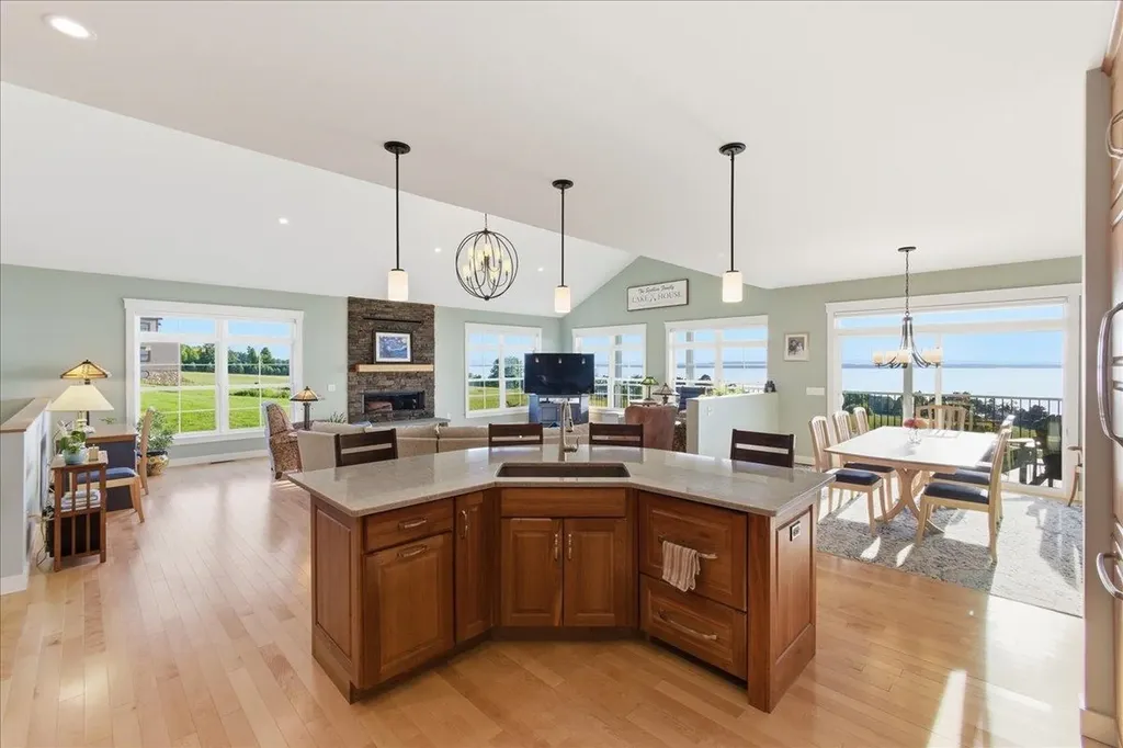405 Harriet Drive Georgia VT 05478