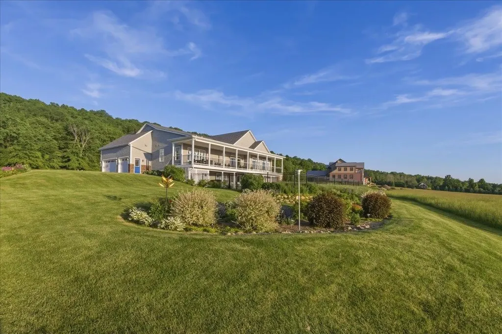 405 Harriet Drive Georgia VT 05478