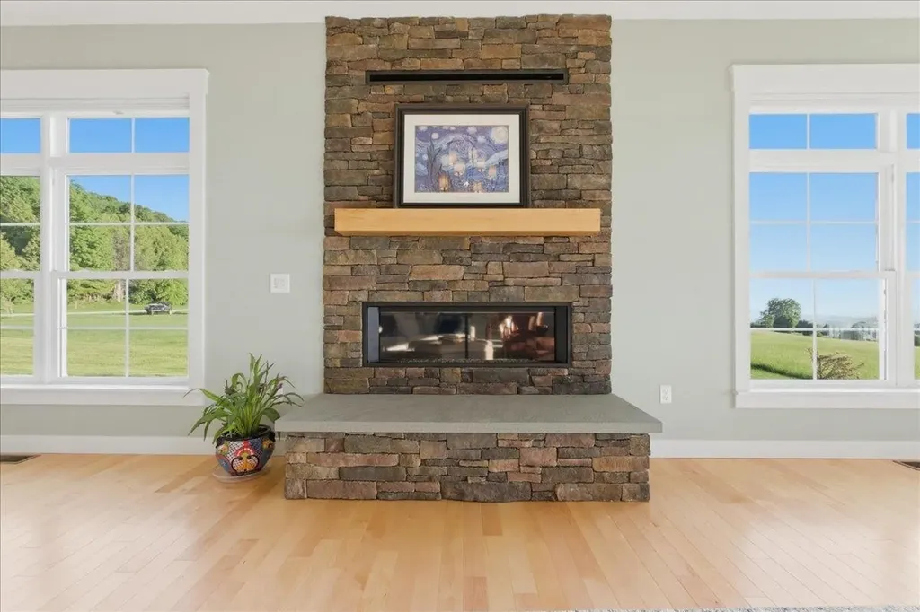405 Harriet Drive Georgia VT 05478