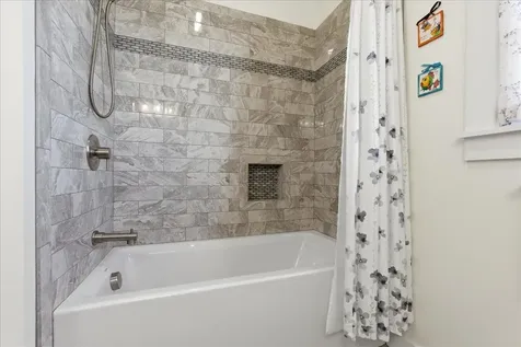 405 Harriet Drive Georgia VT 05478