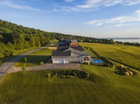 405 Harriet Drive Georgia VT 05478