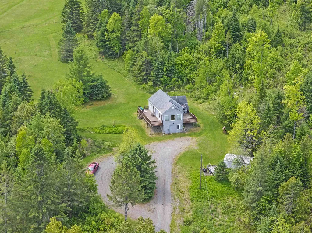 1126 Nh Route 26 Colebrook NH 03576