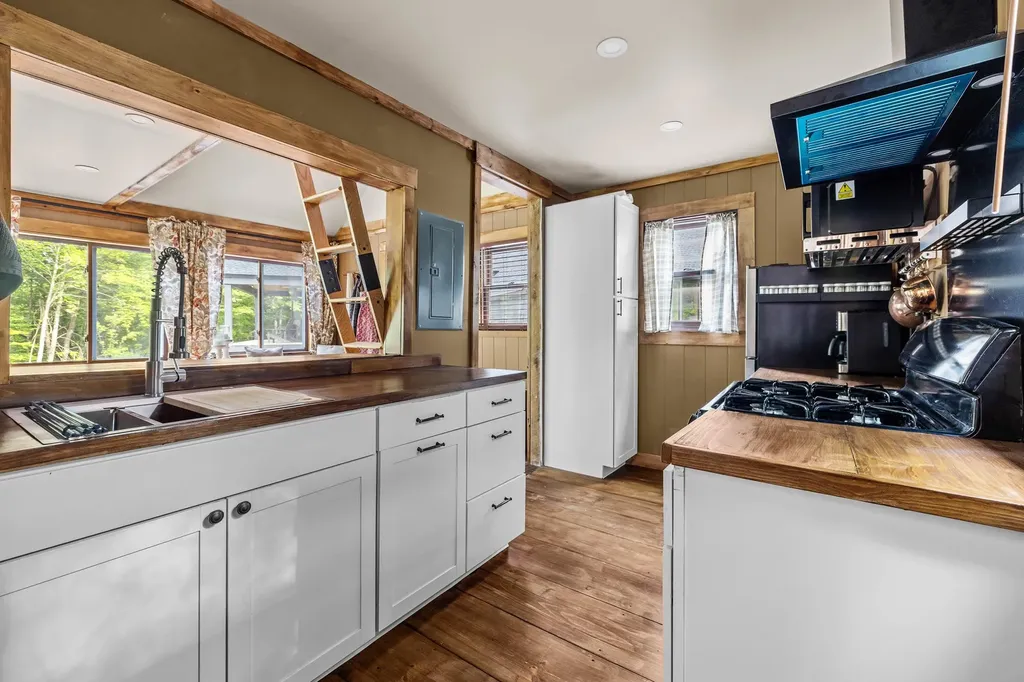 65 Lower Taylor Hill Road Winhall VT 05340