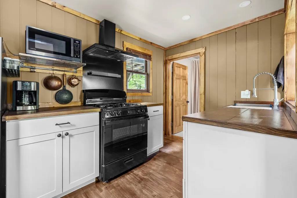65 Lower Taylor Hill Road Winhall VT 05340