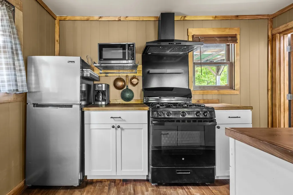 65 Lower Taylor Hill Road Winhall VT 05340