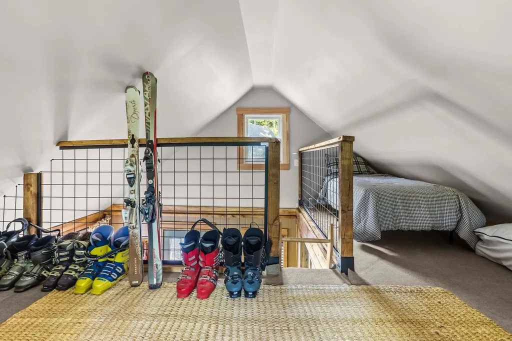 65 Lower Taylor Hill Road Winhall VT 05340