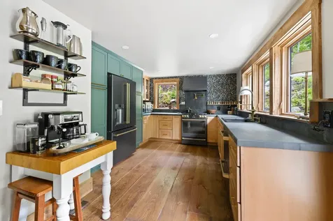 65 Lower Taylor Hill Road Winhall VT 05340