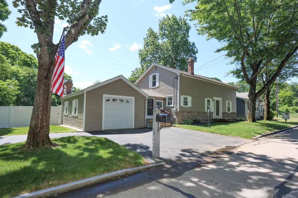 54 College Avenue Manchester NH 03102